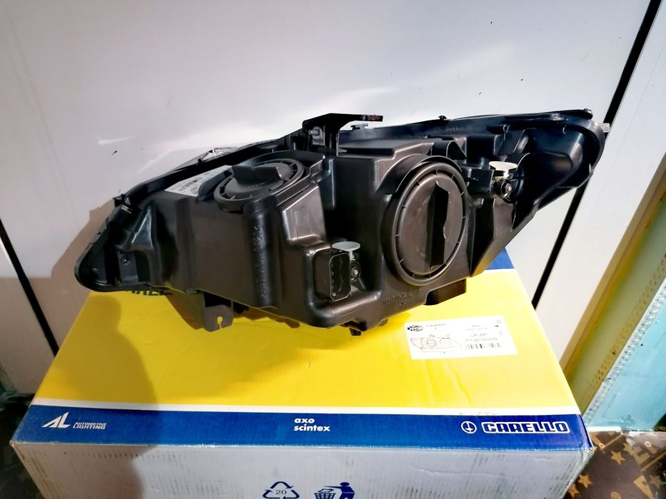 Фар Фарове за BMW Z4 E89 / БМВ З4 Е89 Bi-Xenon - Нов.