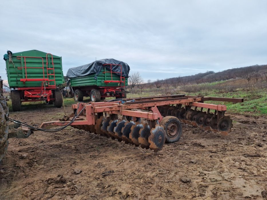 Disc in V, remorca 9 tone, vidanja 3000 litri