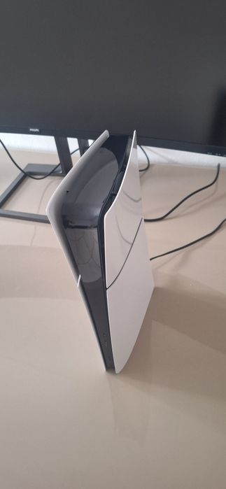 Sony PlayStation 5 PS5 Slim Digital Edition 1TB – Ca Nouă