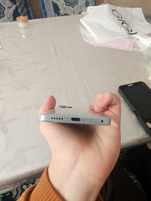 Redmi note 12 turbo/ Poco f5