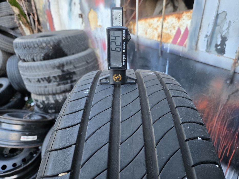 4бр. 215 55 17 Michelin летни.