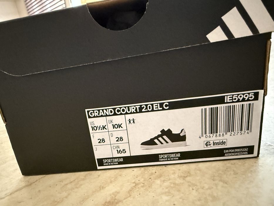 Продавам маратонки Адидас