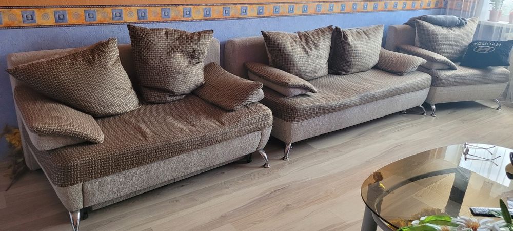 Продаю мягкий уголок 3-2-1