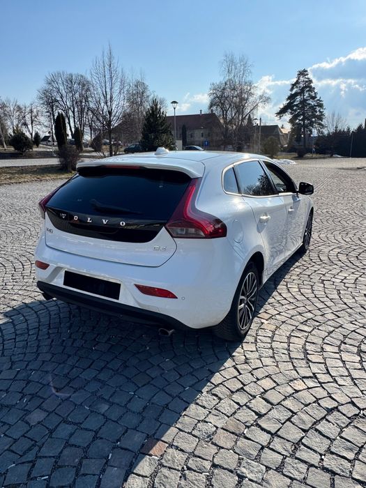 Volvo momentum V40