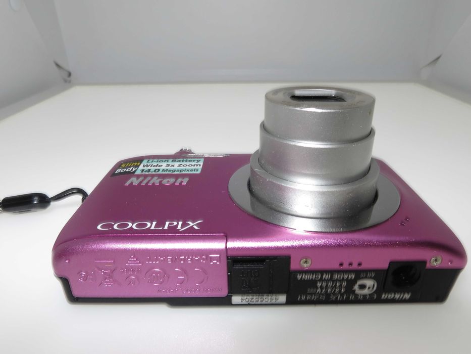 Nikon Coolpix S2600 розов ултра компактен фотоапарат, 14MP комплект