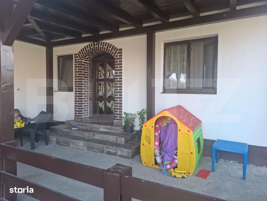 Casa de vanzare, 126 mp, zona Dragomiresti