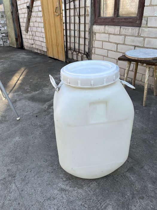 Продается бочка пластмассовый