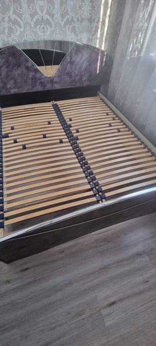 Кровать двуспальная