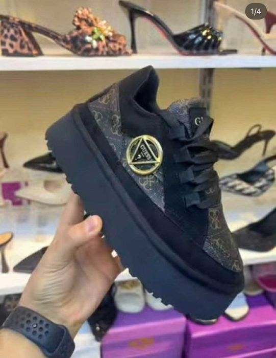 Adidasi Guess Cu Talpa Inalta