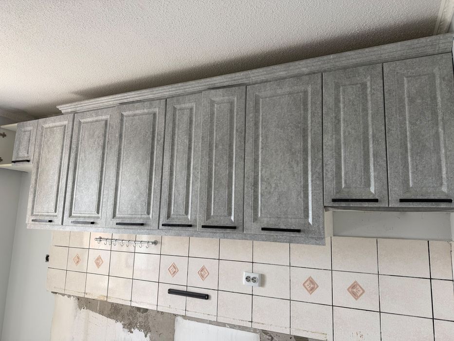 Шкафы кухонные , серые