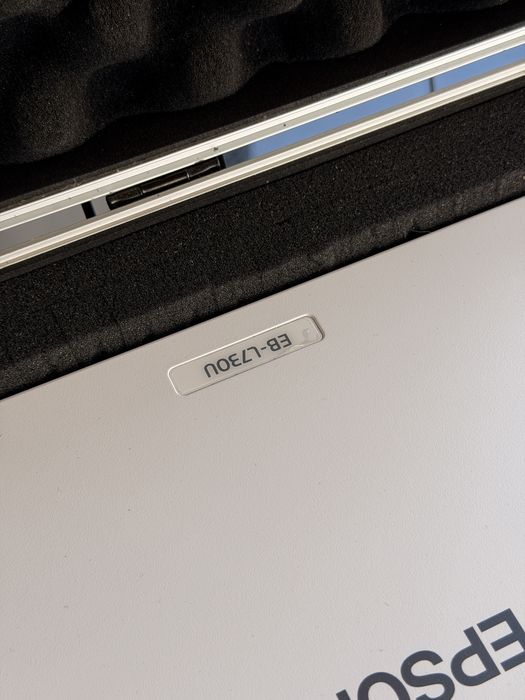 proiector video  epson L730U