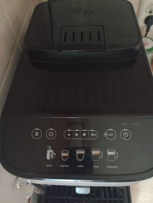 Aparat cafea Saeco sau DeLonghi