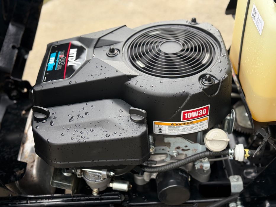 Tractor MTD BalckEdition 15 CP AniversaryEdition 60 ani 2020 cu lama de zăpadă și lanțuri
