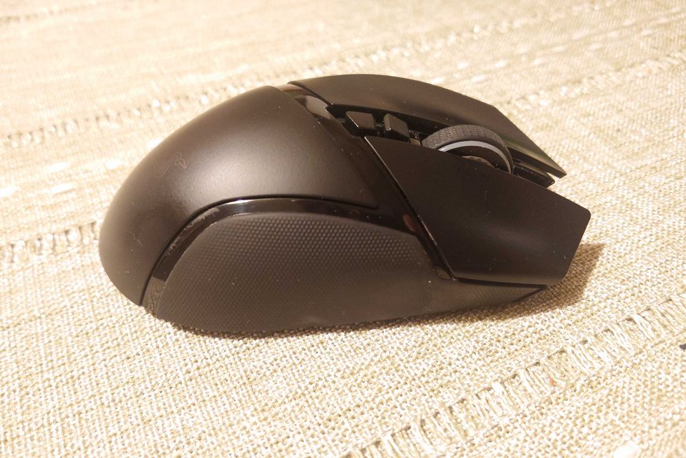 Razer Basilisk Ultimate Wireless + Charging Dock + Extra Mouse (Pentru Piese)