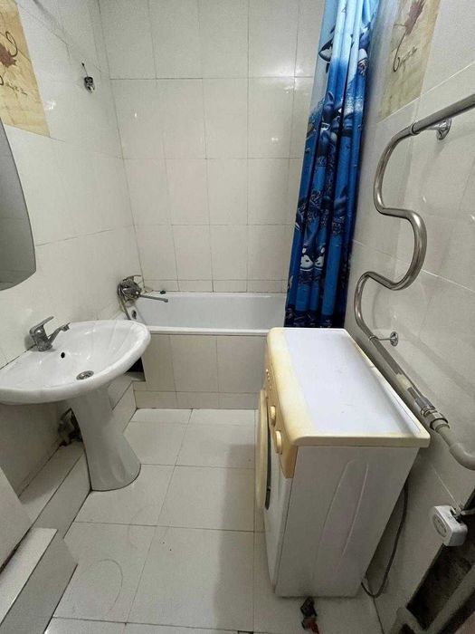 Срочно сдам 3-х комнатную в центре.