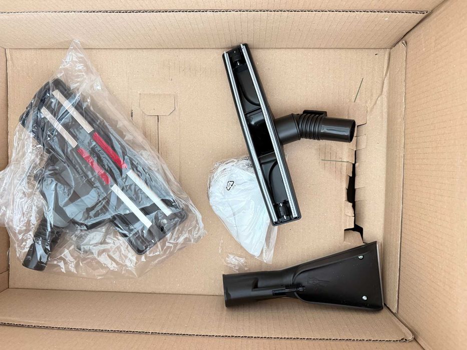 Aspirator cu spalare BOSCH AquaWash&Clean