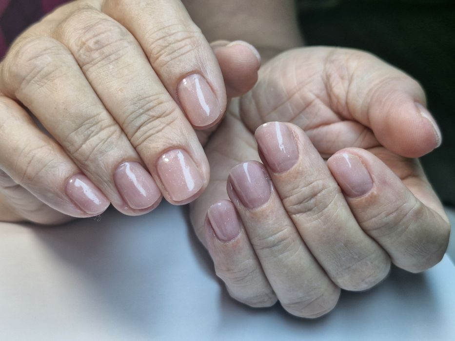 Маникюр и педикюр