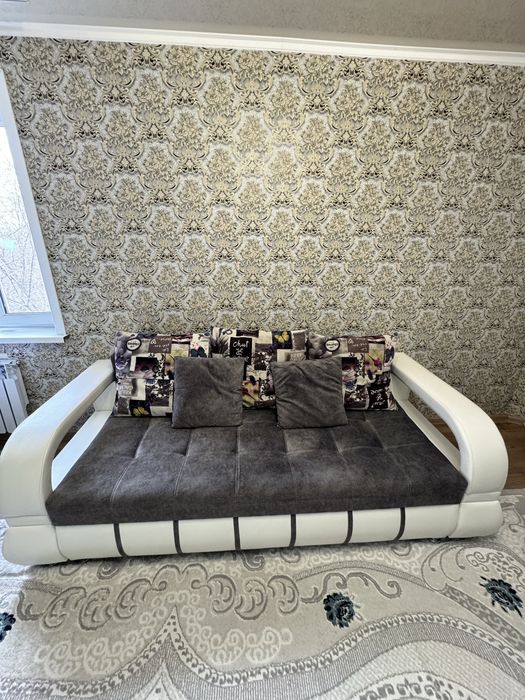 Продается диван в хорошем состоянии