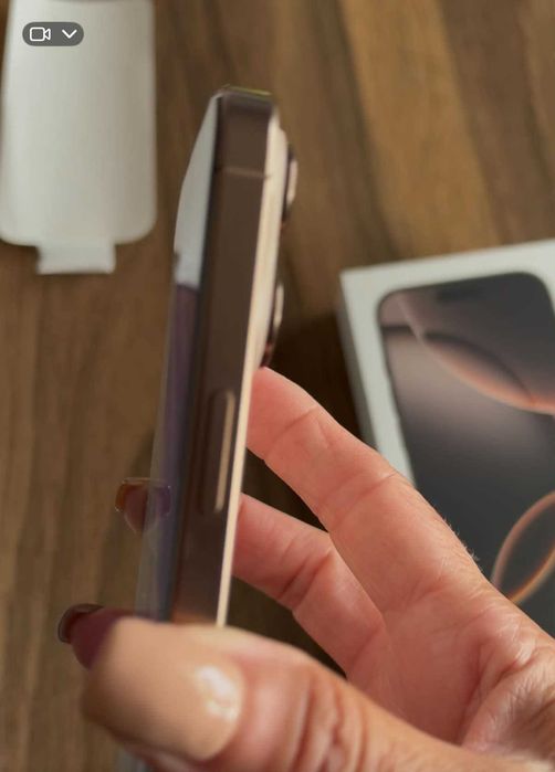 iPhone 16 Pro 256GB Desert Titanium (Златен) - Като нов + ПОДАРЪК Оригинален кейс!