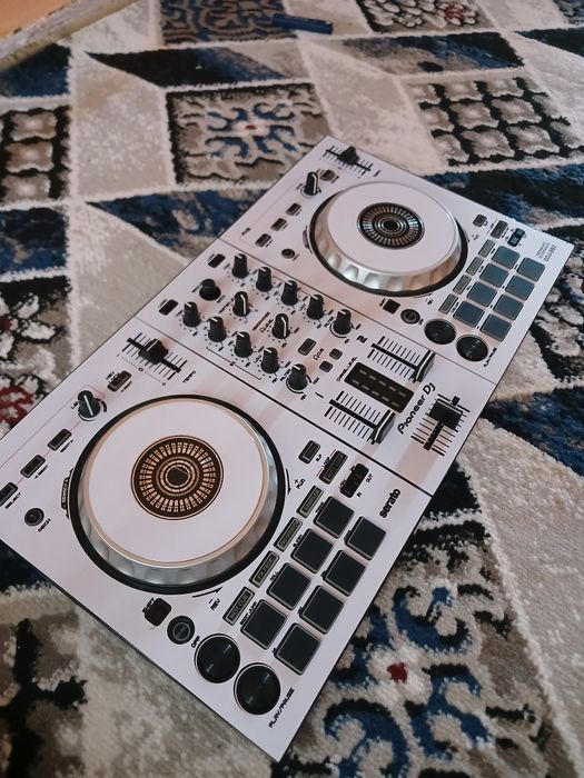 Pioneer DDJ SB3 Controller