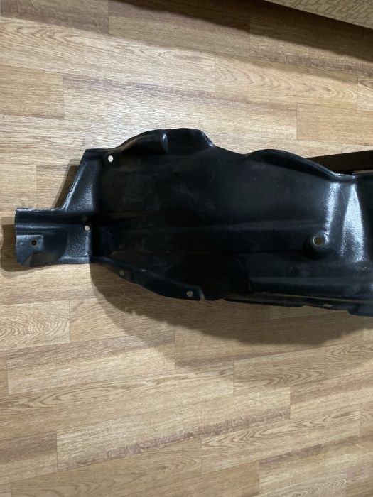 Подкрылок на lexus gs300