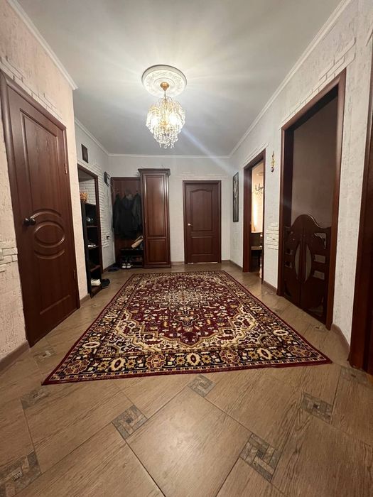 Продается 6 комнатная квартира