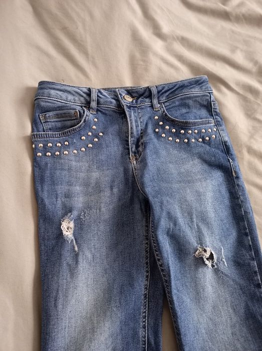 Blugi  Jeans aproape noi