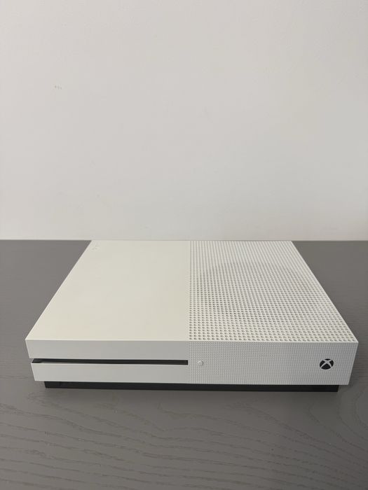 XBOX One S Disc Edition