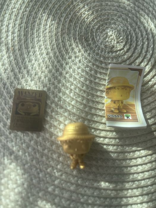 Златен luffy от kinder joy golden luffy