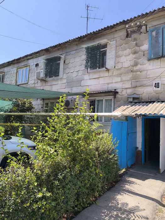 1 ком Спутник. В деревянном доме с ремонтом 2/2 у Метро акфа рамы