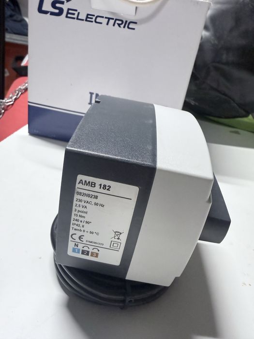 Servomotoare si Termostate