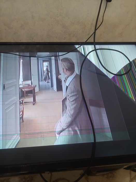 Продам телевизор 43 shivaki