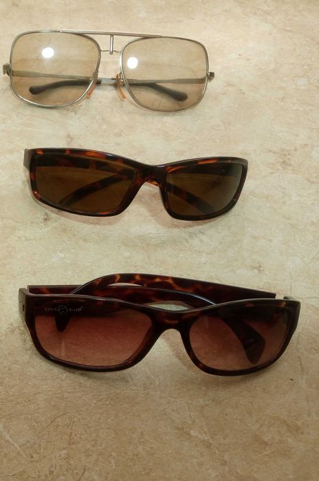 Очки затемненные и футляры за все вместе 40 тыс