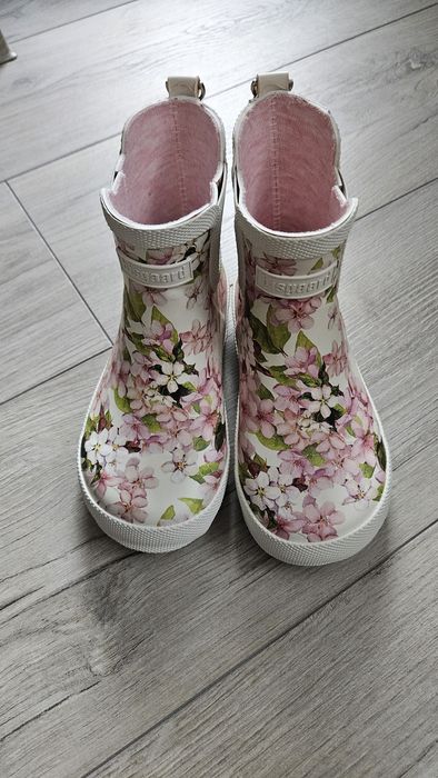 Нови ботуши за дъжд