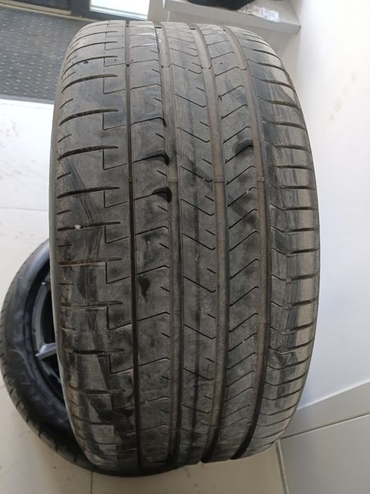 Продам Резина на BMW(PiReLLi)