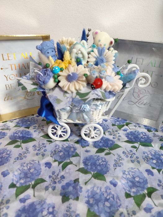 Cadouri din flori de ceara