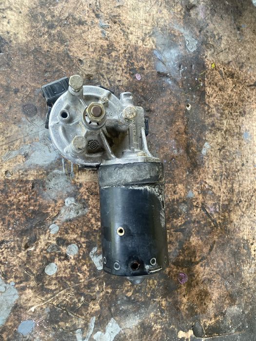 Моторче предни чистачки за пежо 206