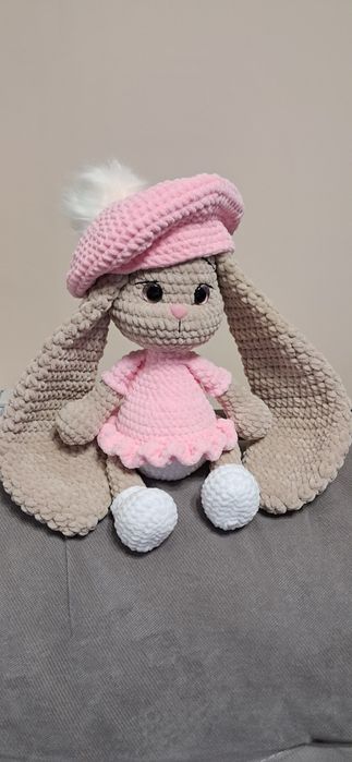 Плетена играчка зайче