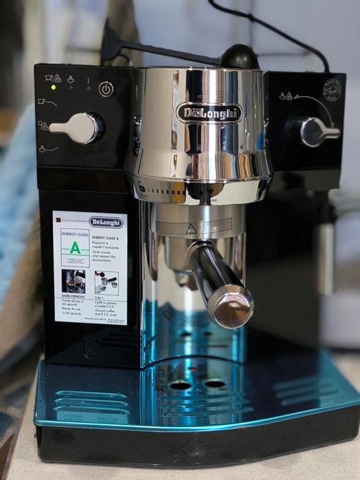 DeLonghi кофемашина Новая в упаковке.