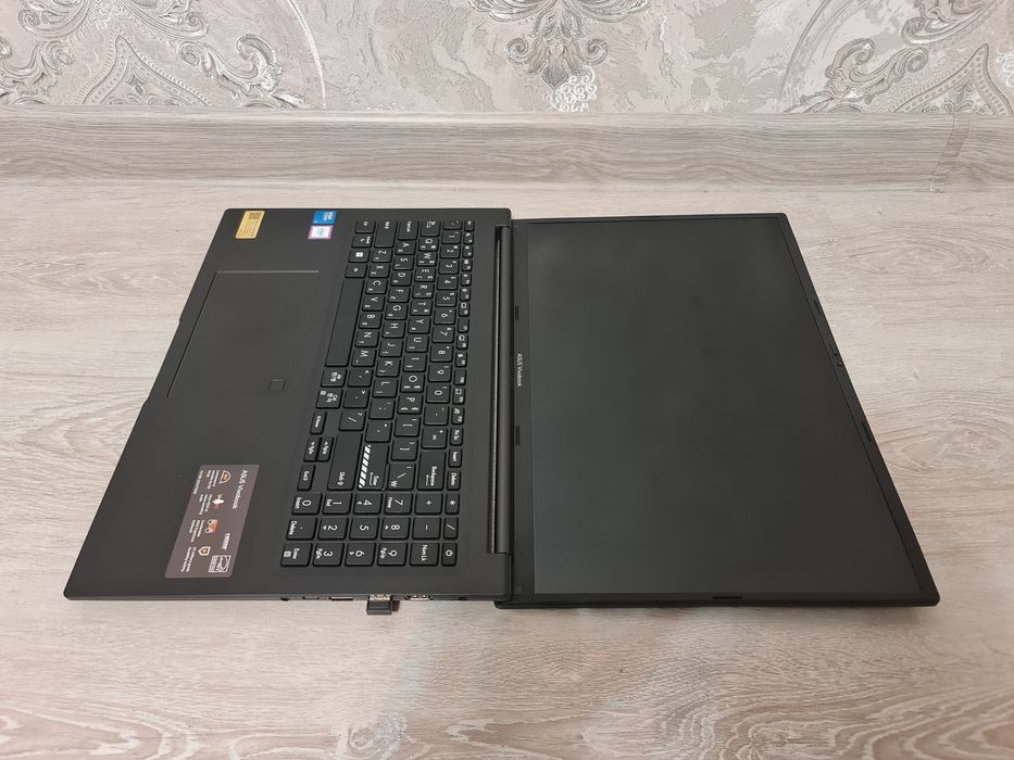 Asus Vivobook 16