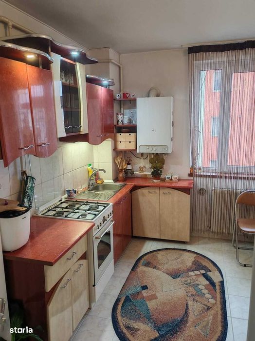 cv 185 Hortensiei, apartament 2 camere decomandat,etaj III+loc parcare