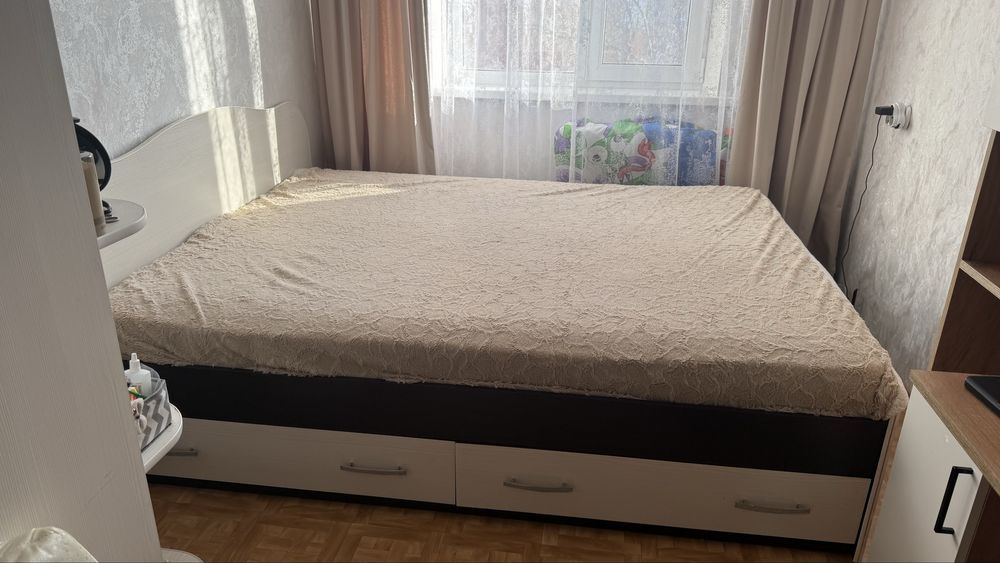 Продам двухспальную кровать