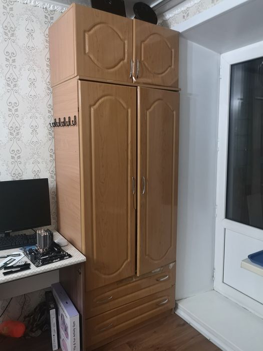 Продам шкаф с антресолью
