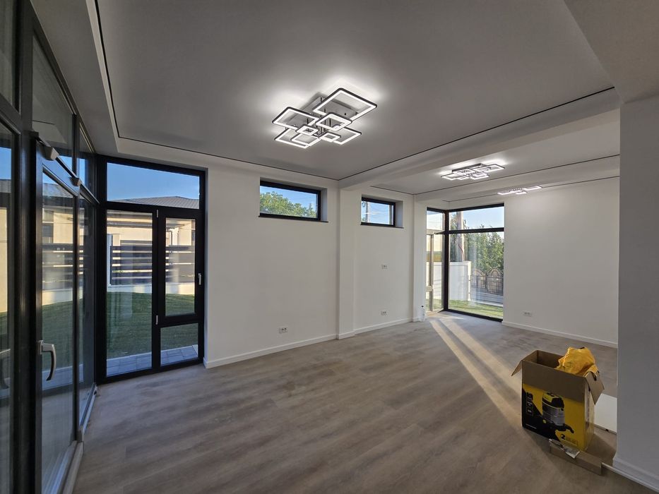 Casa de LUX P+1 in Bucium Family Market