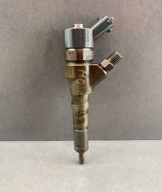 Injector motorina 044511076 Citroen Berlingo prima generatie (facelif