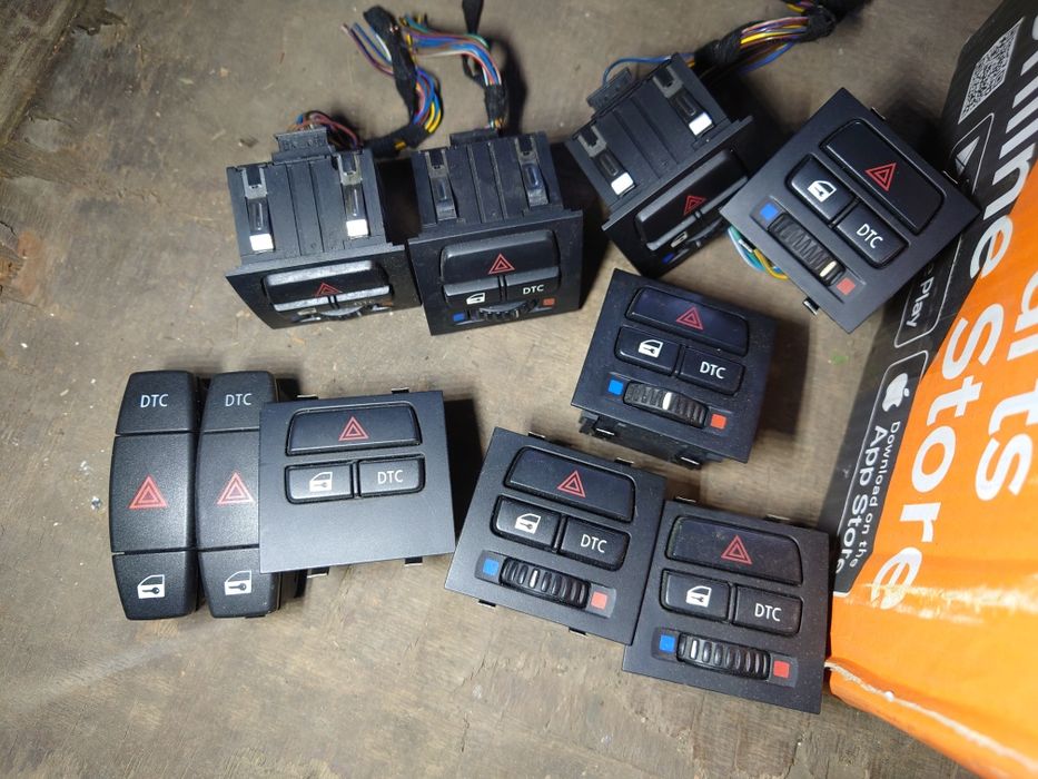 Бмв бутон за аварийни светлини авариини копче bmw е90 е91 е92 ф30 **