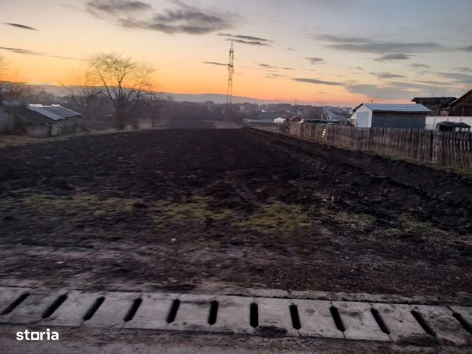 Se vinde teren intravilan 50 ari str Mitocelului Suceava ideal pt hale