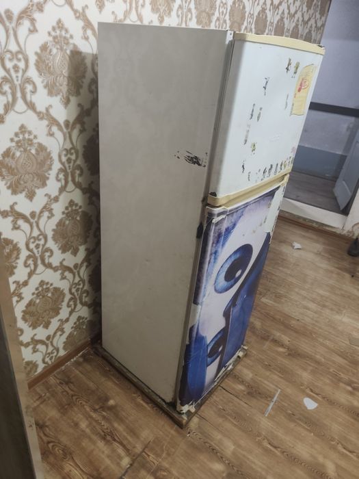 Холодильник сотилади