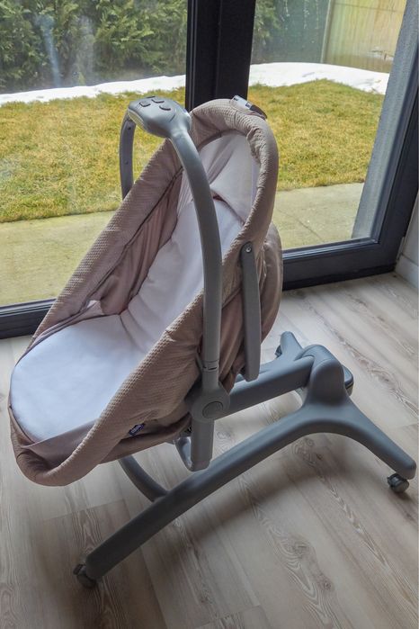 Cosulet Chicco Baby Hug bej 4 in 1 + accesorii cadou