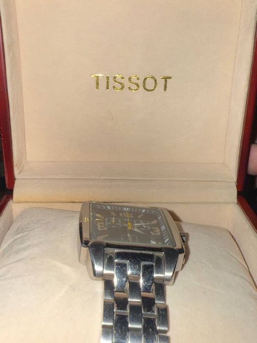 Продаю часы tissot ТОРГ УМЕСТЕН!
